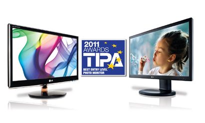 Two LG SUPER LED IPS monitors, IPS231 and IPS23, at either side of the TIPA 2011 Awards logo.