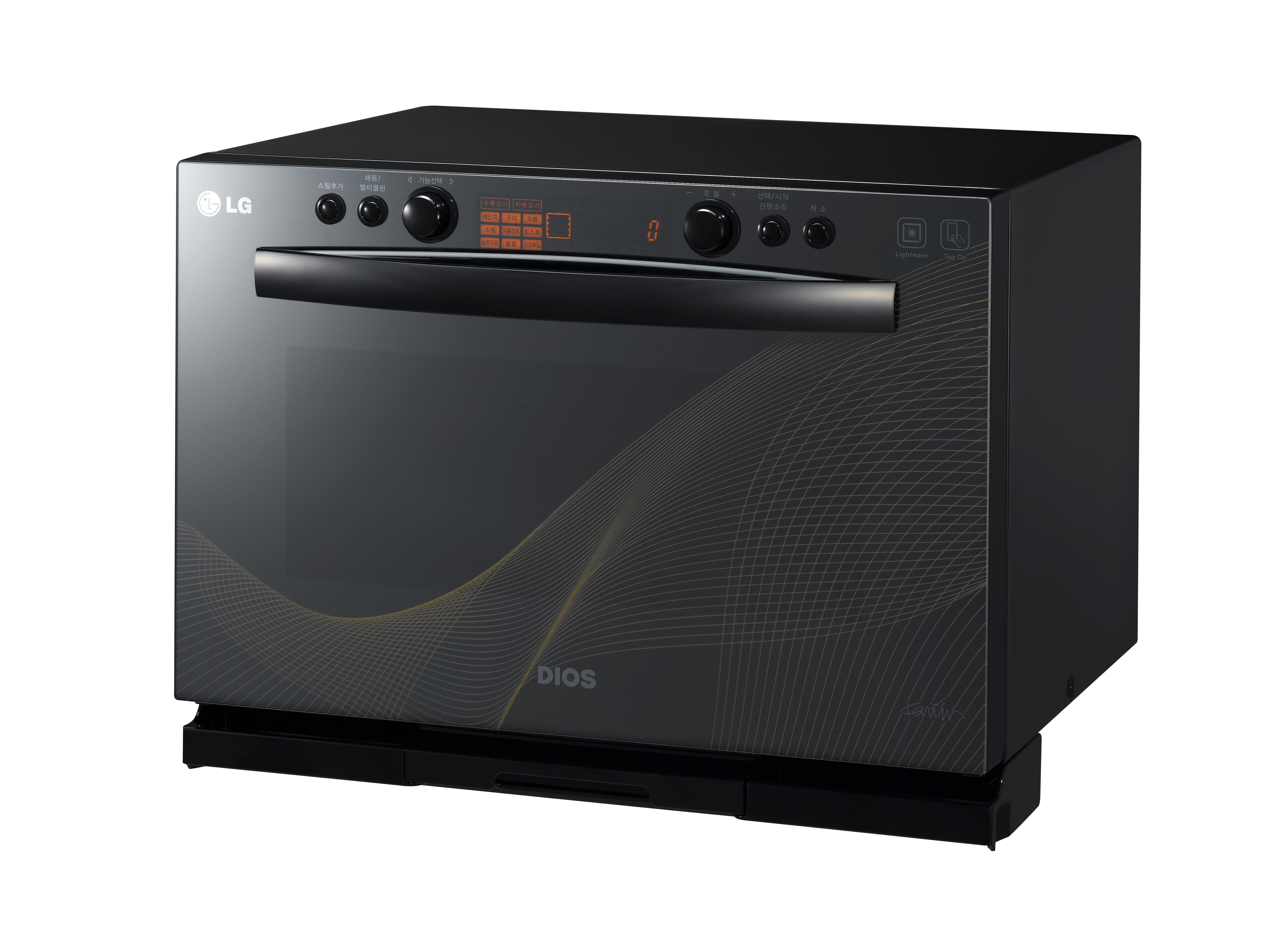 Front view of LG’s smart oven