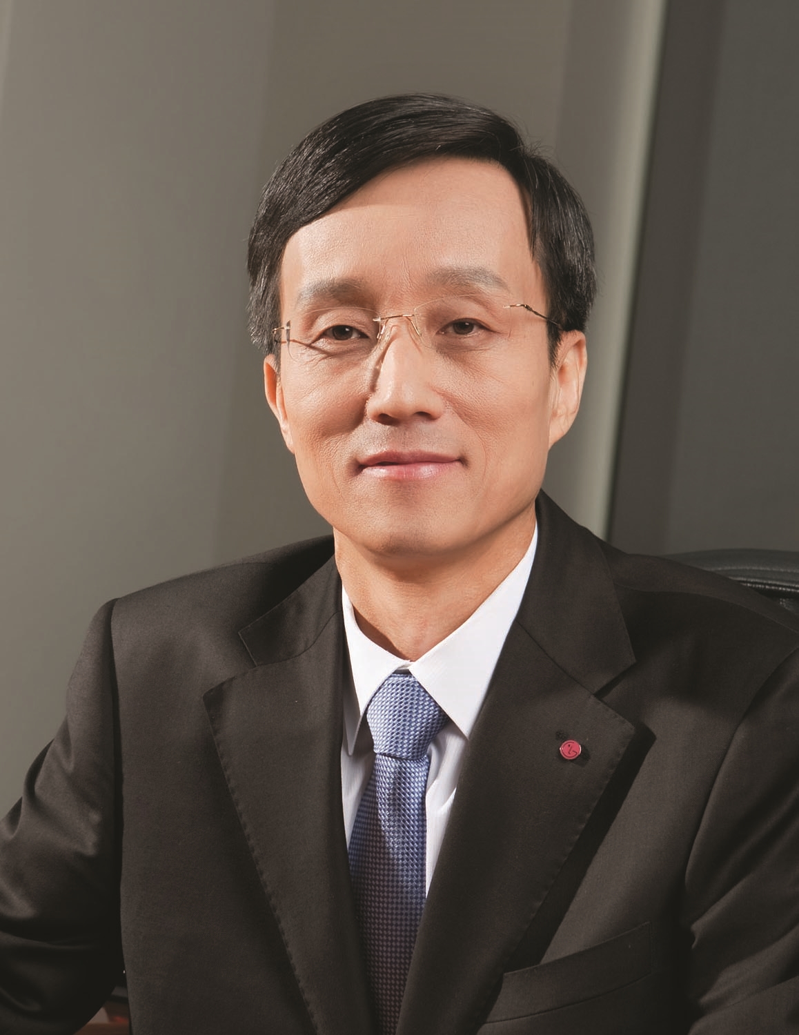 A headshot of Jong-seok Park, president and chief executive officer of the LG Mobile Communication Company.