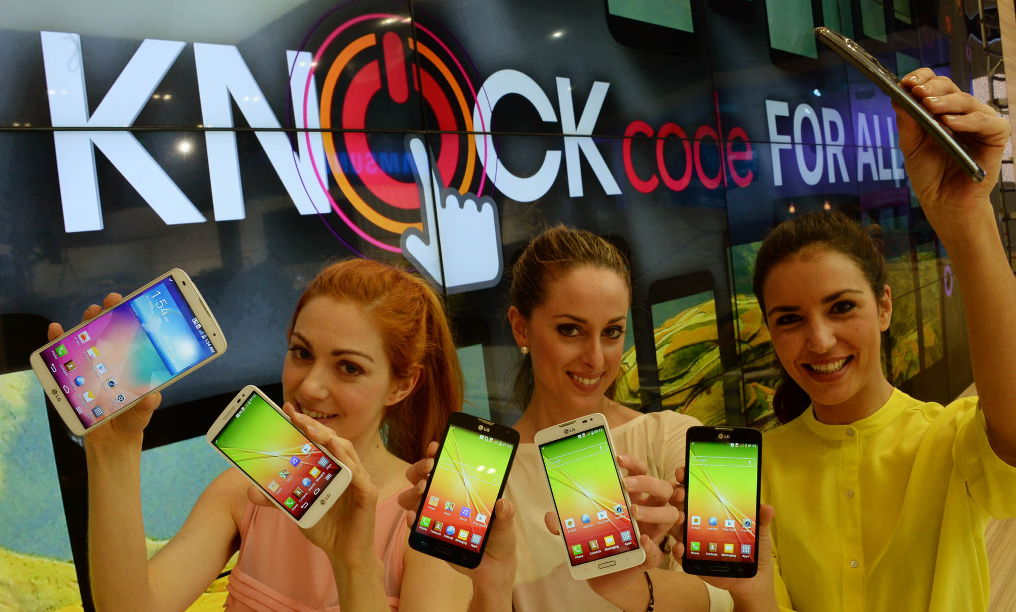 Models hold LG G Pro 2, G2 mini and L SeriesIII