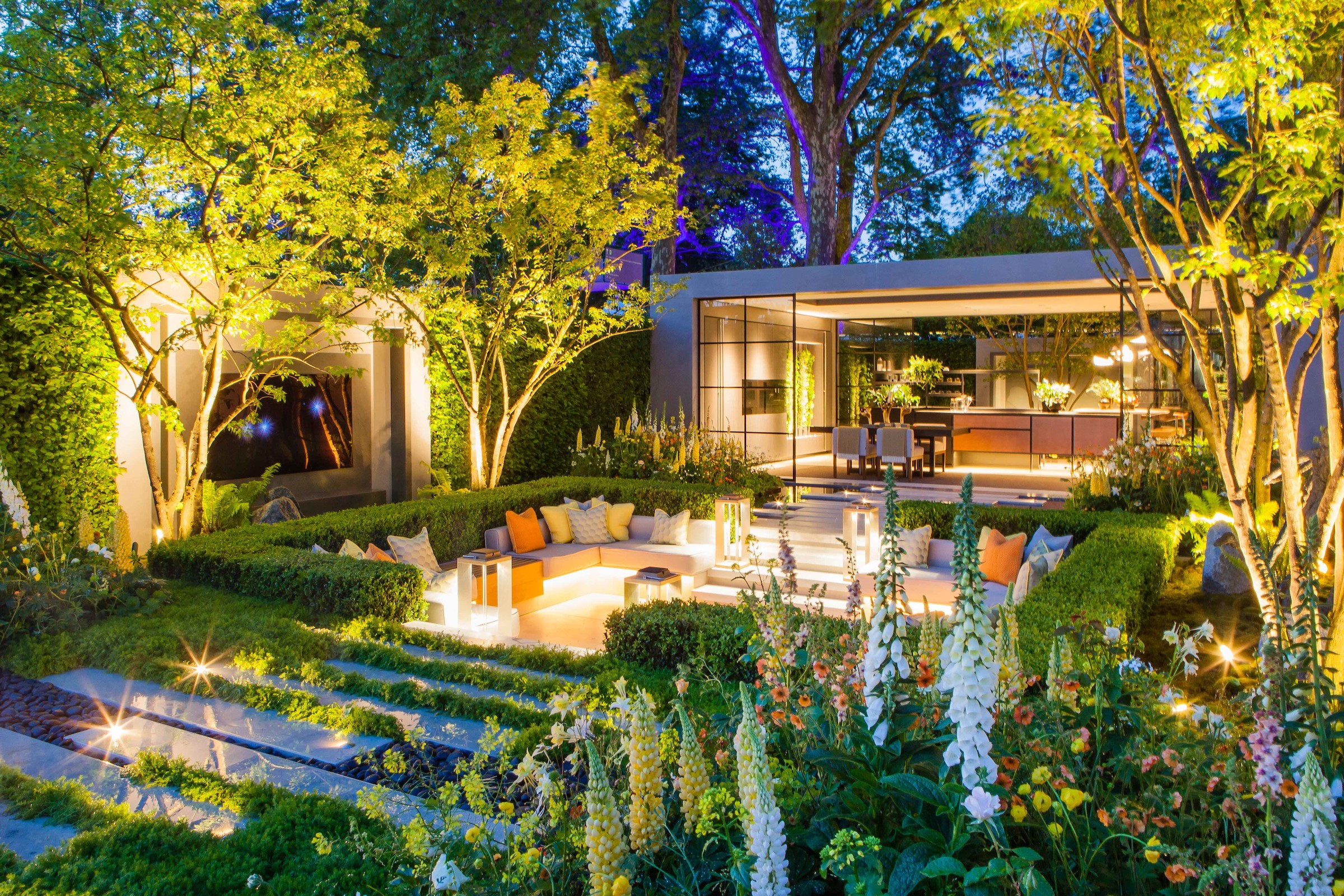 A front view of the LG Eco-City Garden featuring the eco-friendly technologies of today’s state-of-the-art home appliances