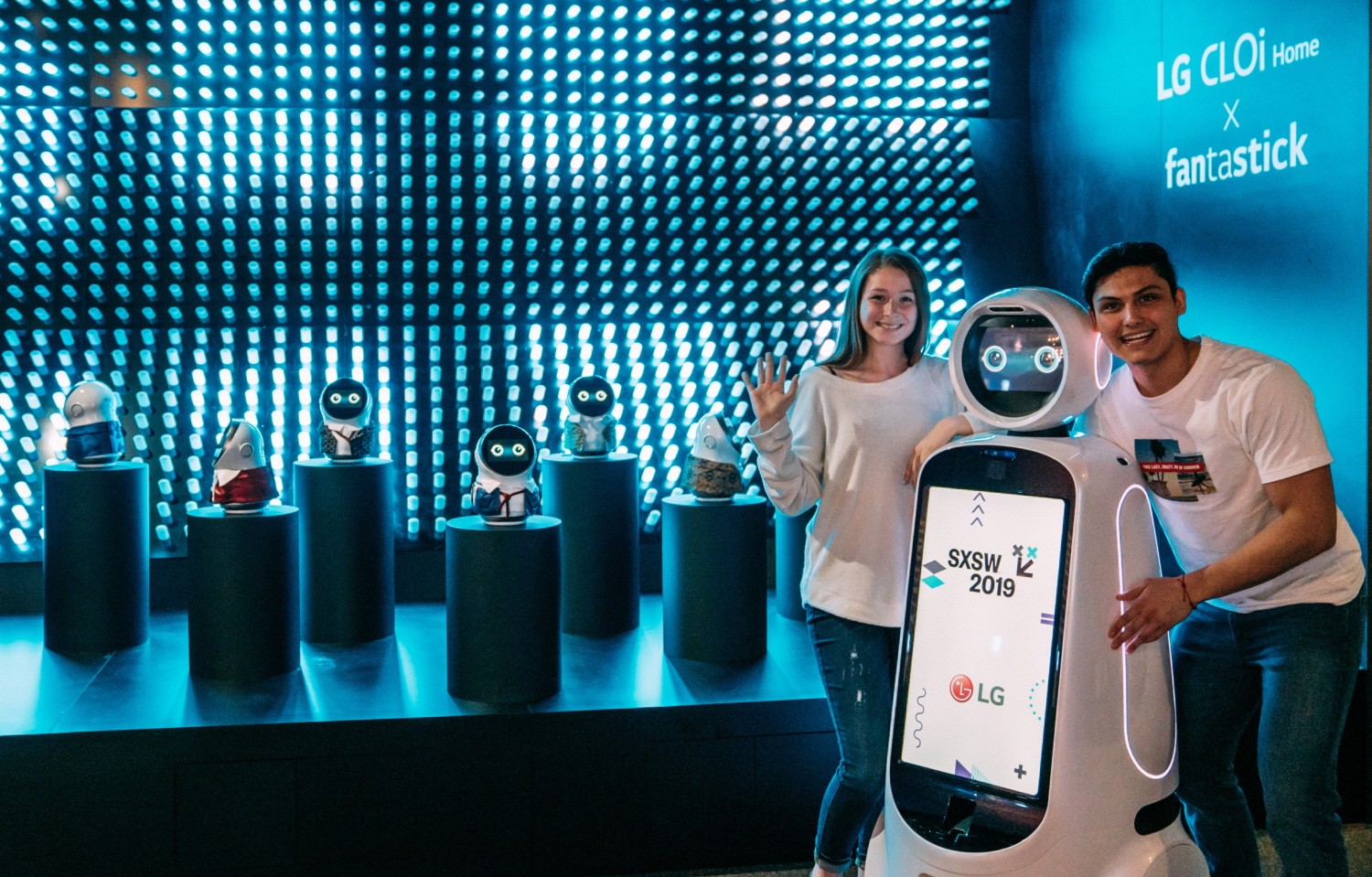 Models pose with LG’s CLOi at the LG CLOi X Fantastick booth.