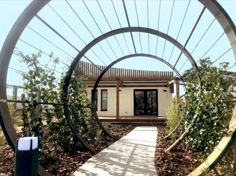 A garden with over 50 plant species outside of the LG Hanok