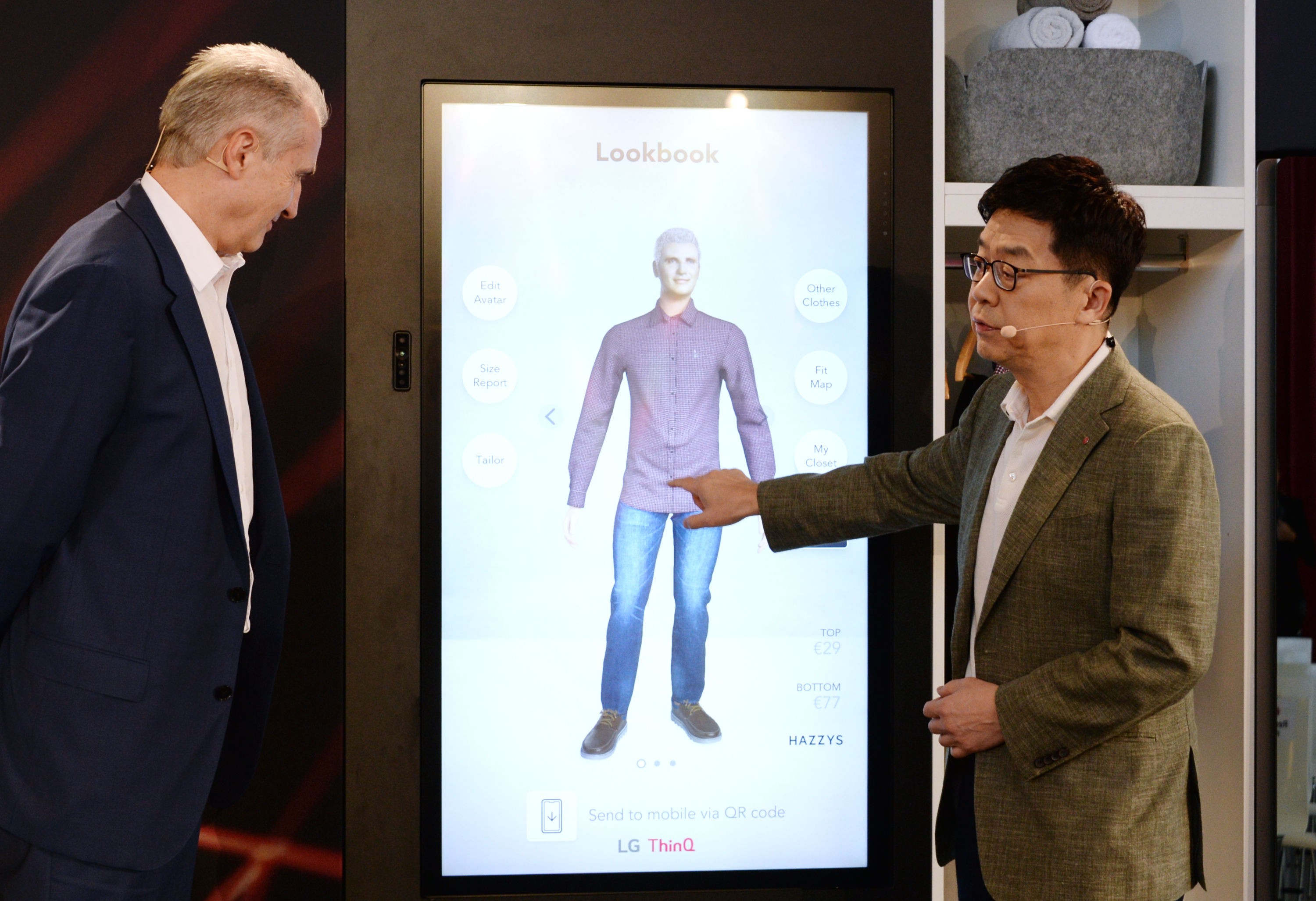 Dr. I.P. Park, president and chief technology officer of LG Electronics, delivers a speech at a panel talk event to kick off IFA 2019.