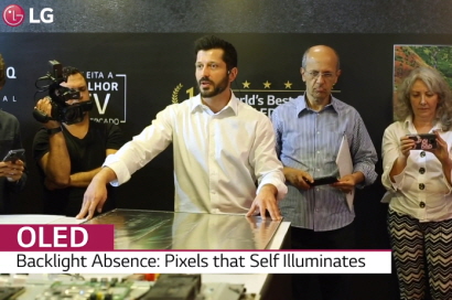 A two-minute video of Pedro Valery, head of TV Products at LG Electronics Brazil, explaining the parts found inside an LG OLED TV to media reporters, as he opens up one of LG’s TVs to showcase its simple yet superior technology at Lab Tech LG.